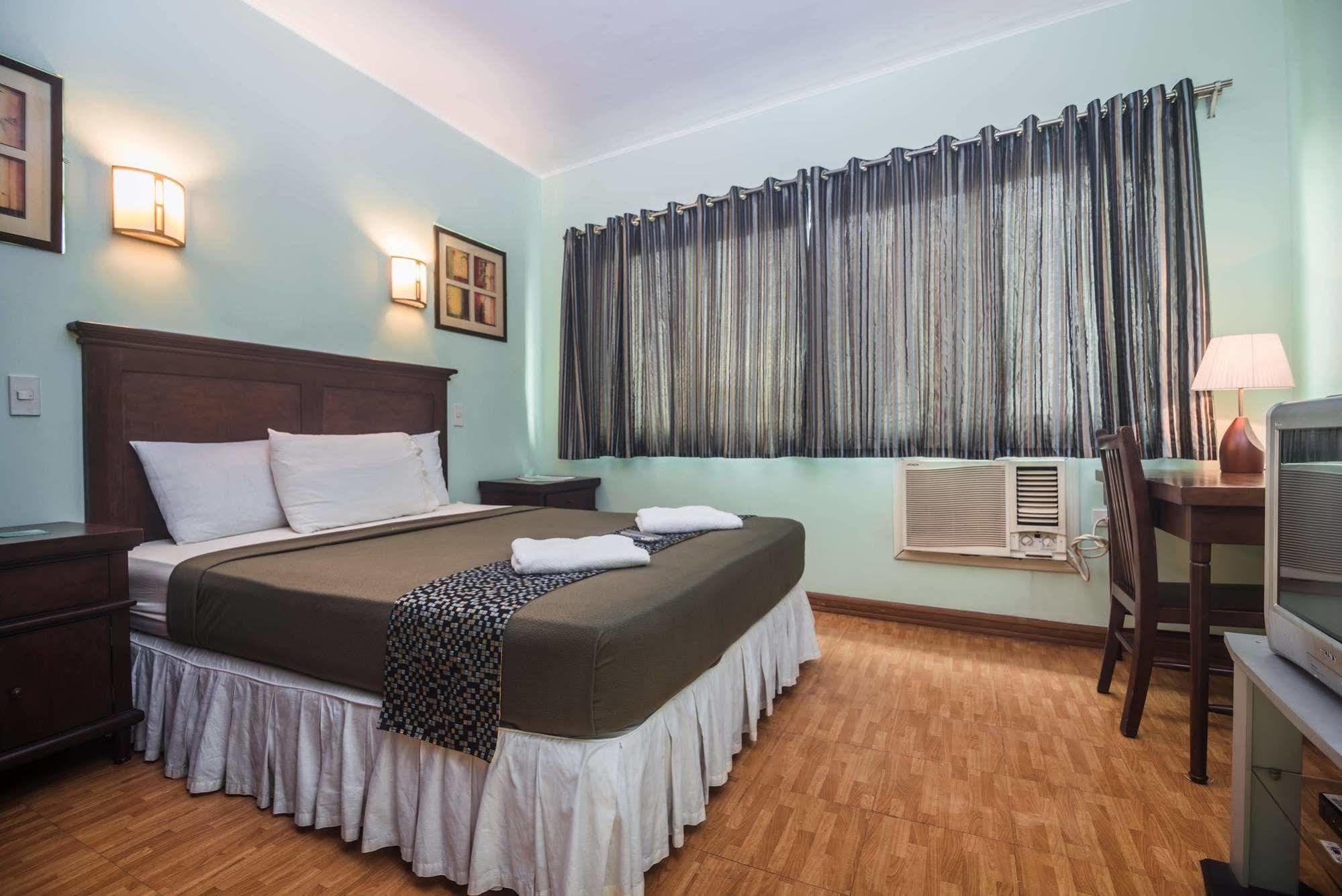 Oftana Suites Mandaue City Exterior photo
